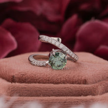 Round Solitaire Engagement Ring Set