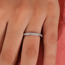 Round Cut Lab Grown Diamond Wedding Band For Her