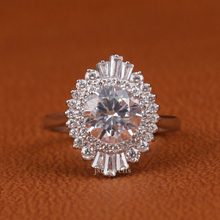 1.35 CT Round-Cut Diamond Engagement Ring