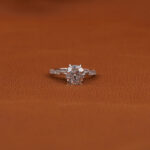 Round Diamond With Hidden halo Ringengagement ring