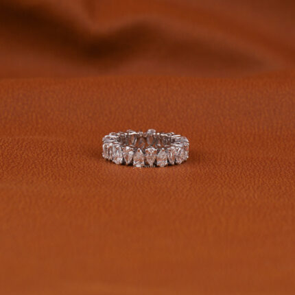 pear shaped diamond ring