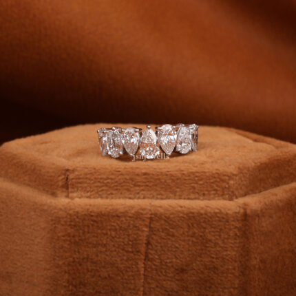 pear shaped diamond ring