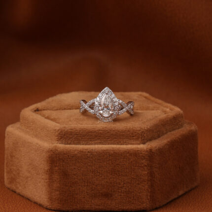 pear shaped diamond wedding rings