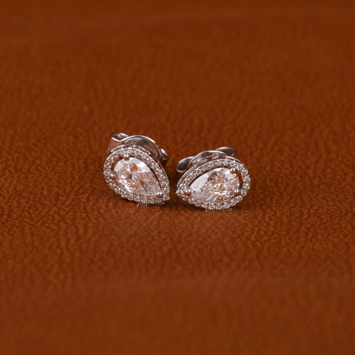 1 carat Pear diamond stud earrings​